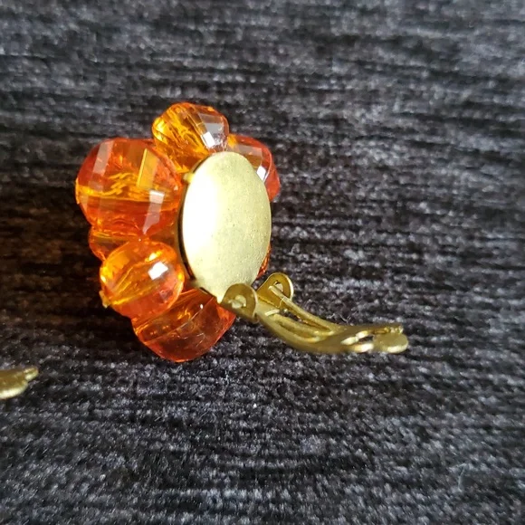 Vintage West Germany Amber Clip On Orange Faceted Beaded Cluster Flower Earrings - Picture 13 of 15